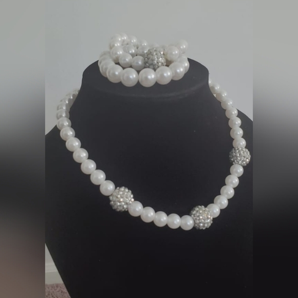 Wedding Pearl Necklace and Wrist Bead Set. WHITE. 🌴 - Picture 2 of 7